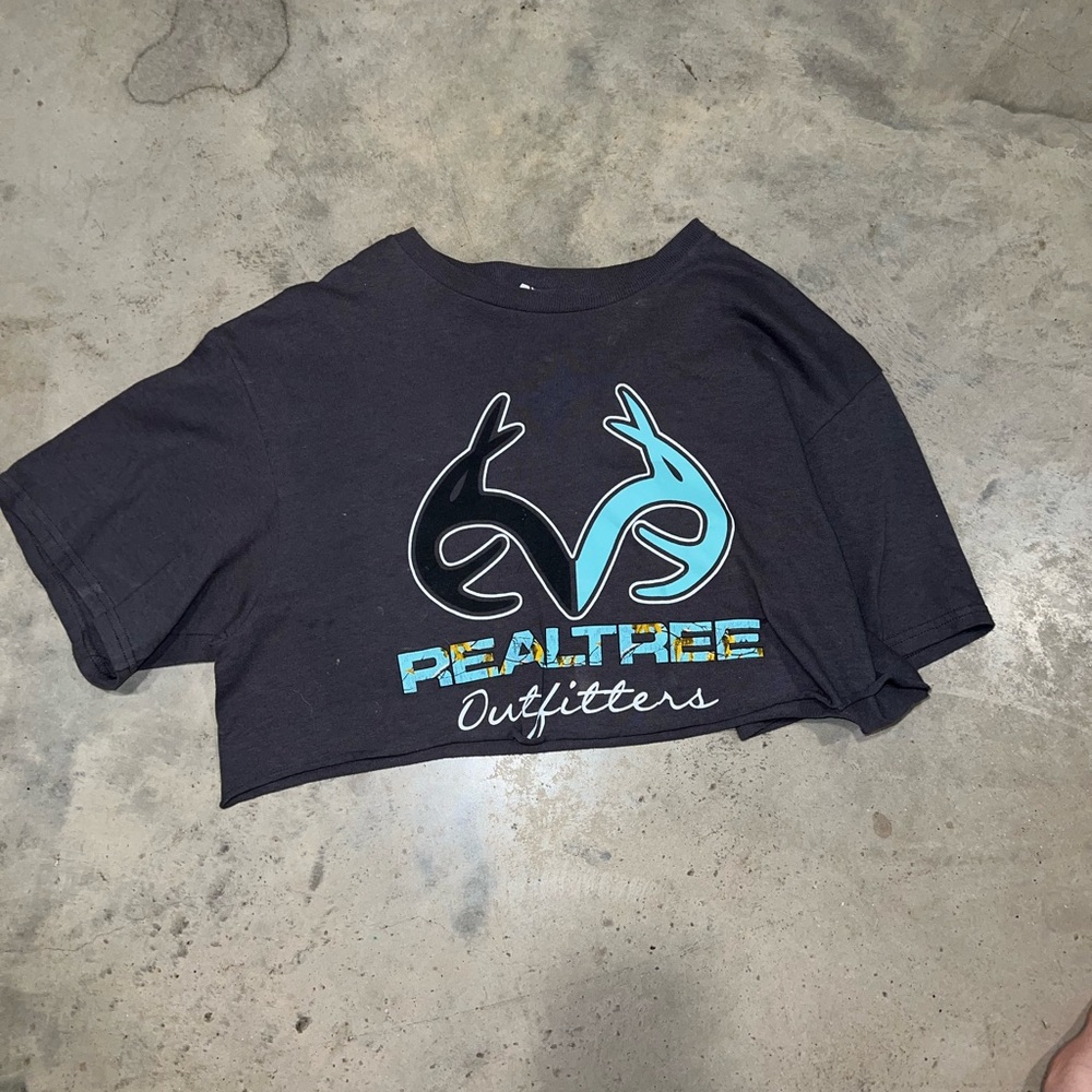 Real tree crop tee